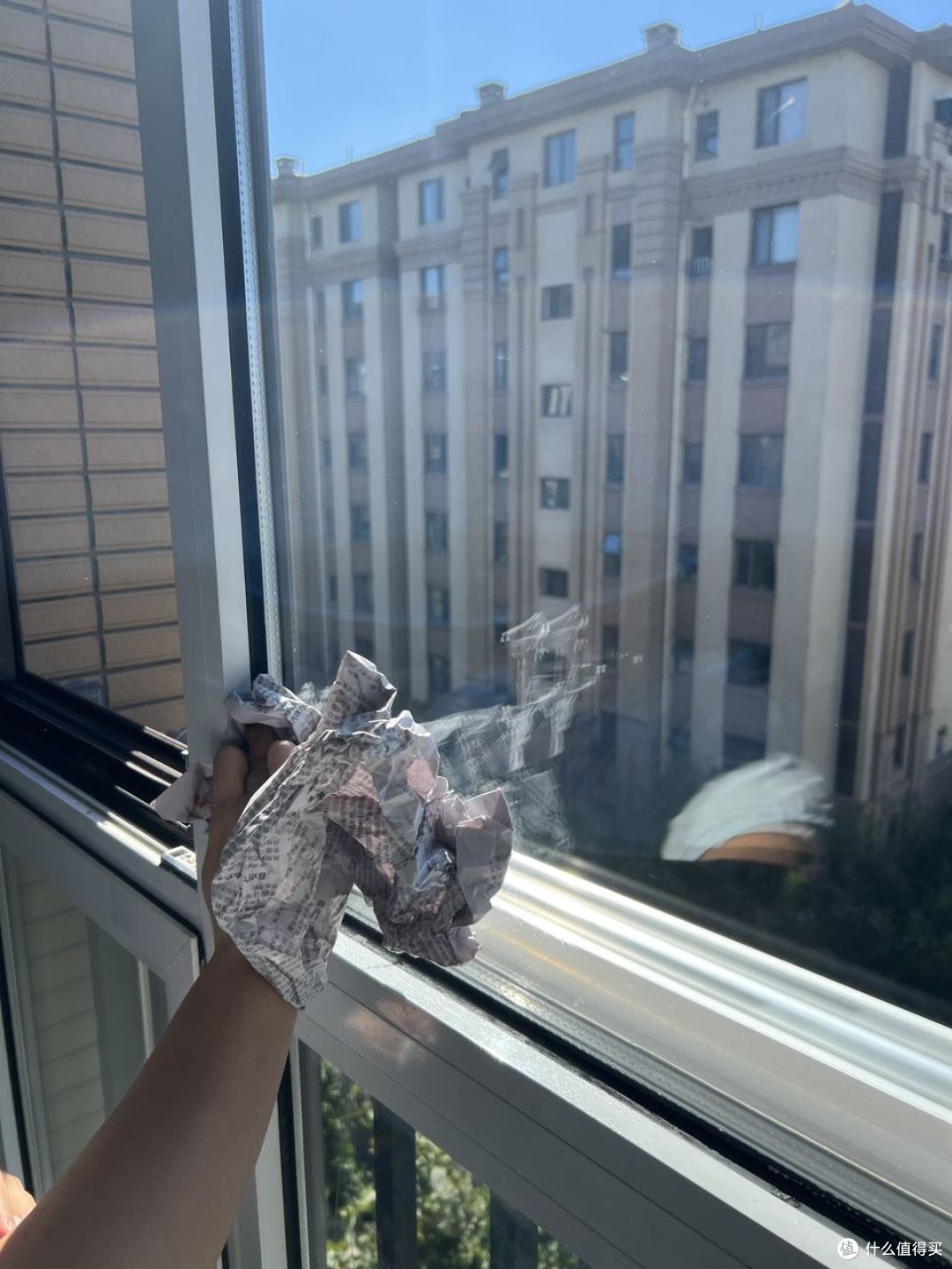 用报纸擦玻璃的没有低与40岁的吧