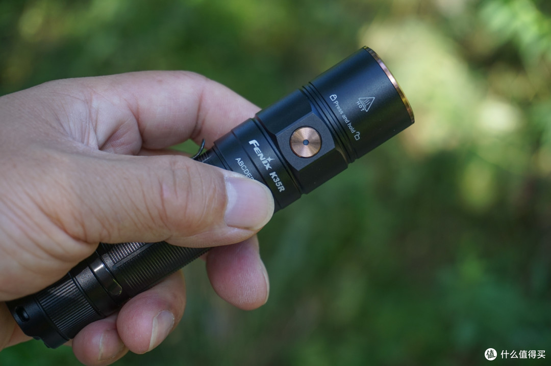 暴力小直FENIX K35R，3200流明430米远射上手测评