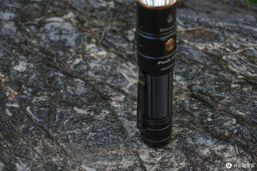 暴力小直FENIX K35R，3200流明430米远射上手测评