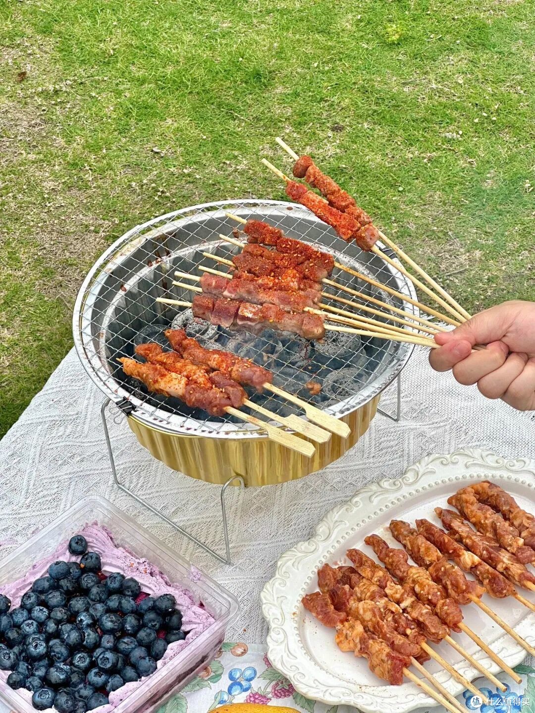 露营装备，也有“邪修版”？果然，还是年轻人的脑子更好使