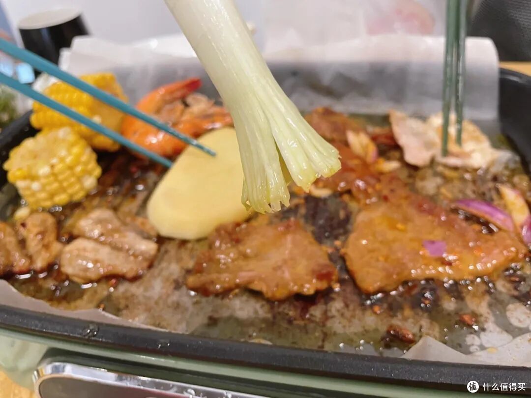 露营装备，也有“邪修版”？果然，还是年轻人的脑子更好使