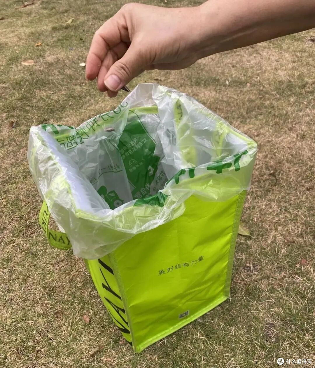 露营装备，也有“邪修版”？果然，还是年轻人的脑子更好使