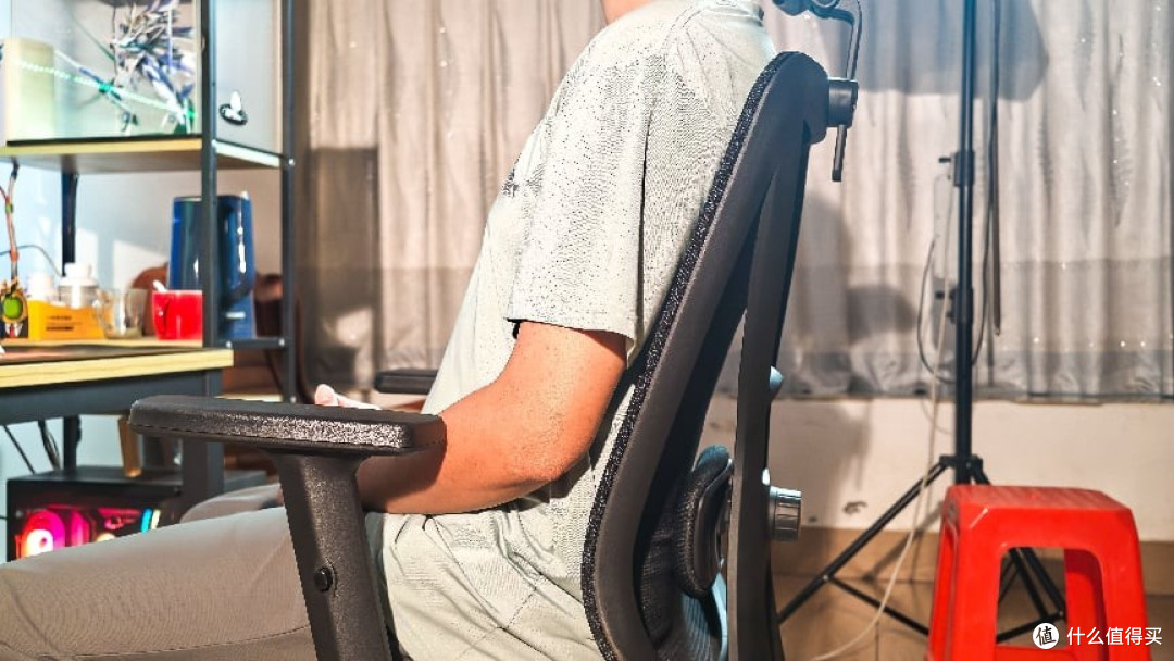 399 元的人体工学椅,真能把腰"托住"吗?夏草木 Fit CC 深度体验