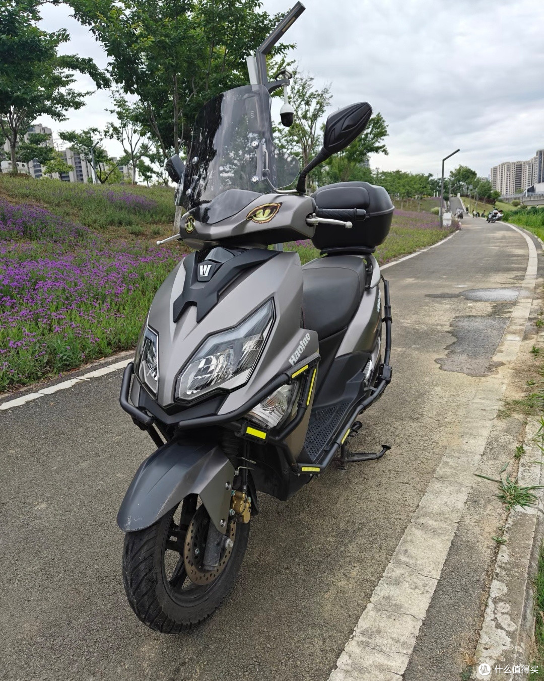 豪爵AFR125|选125cc代步踏板摩托车,制动安全优先看