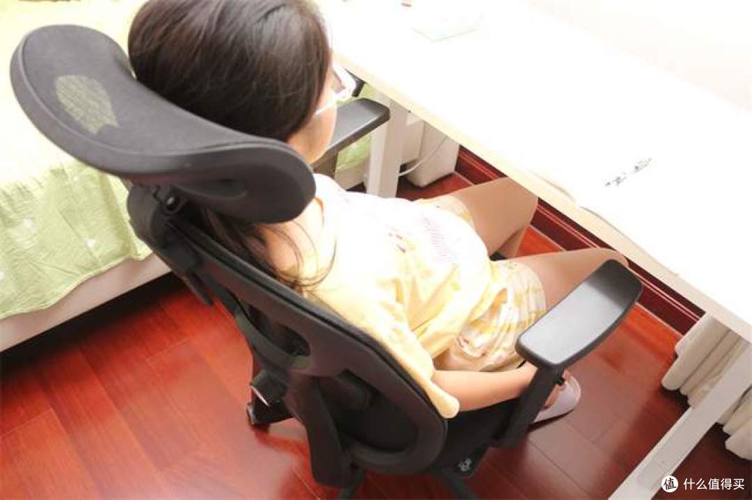 别乱买工学椅！夏草木 Fit CC，把万元级护腰技术打下来了