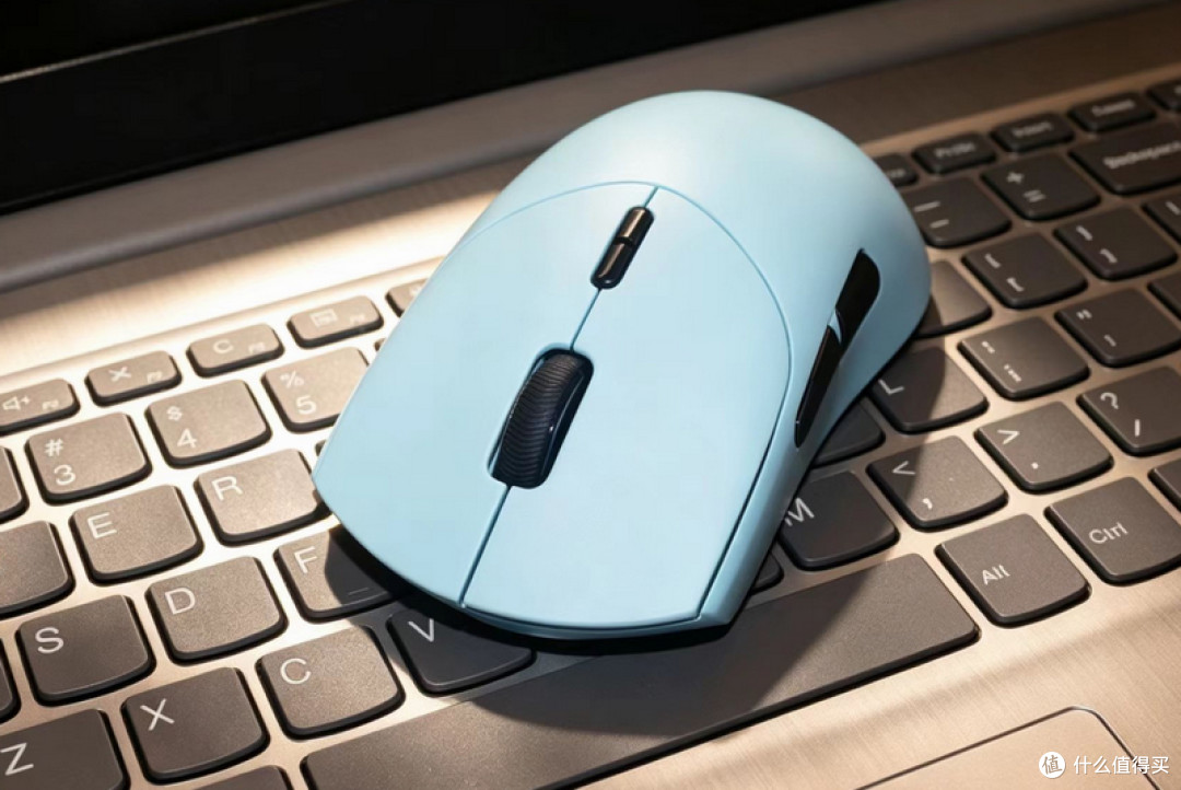 别再选错鼠标 雷柏VT7PRO V2与VT7s V2 大小手轻量化游戏鼠标