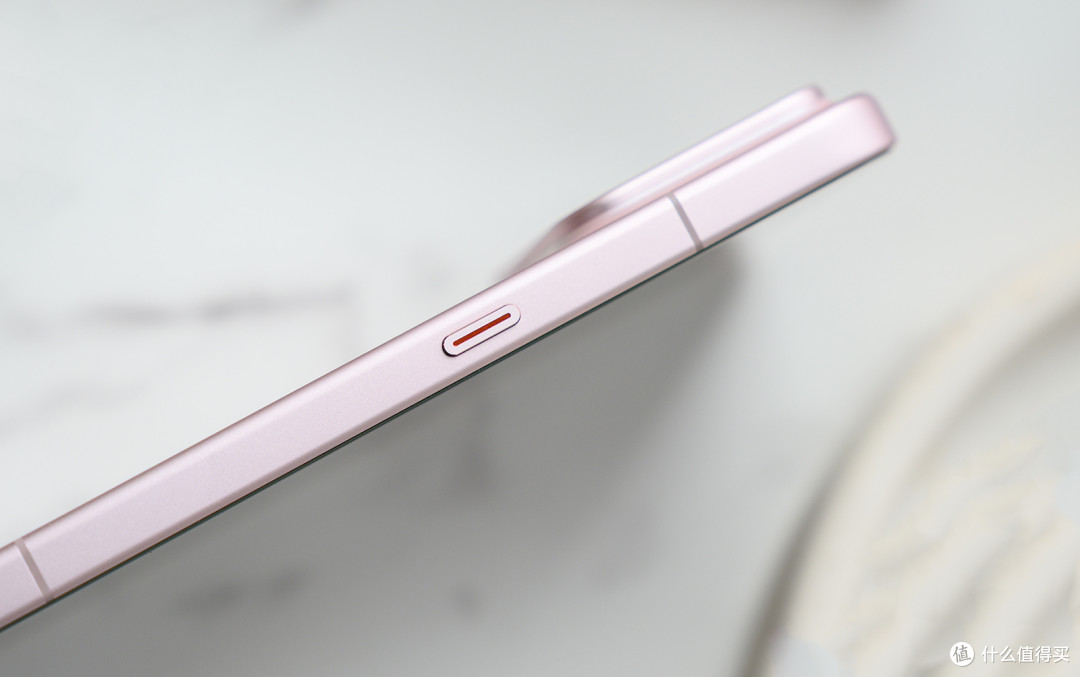 2nm芯片+双2亿徕卡+8500mAh,小米18 Pro Max比Pro强在哪?
