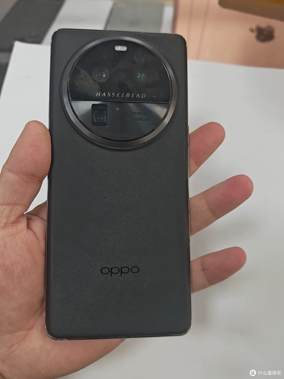 OPPO影像旗舰从5999元跌到899元，但机器换过两处