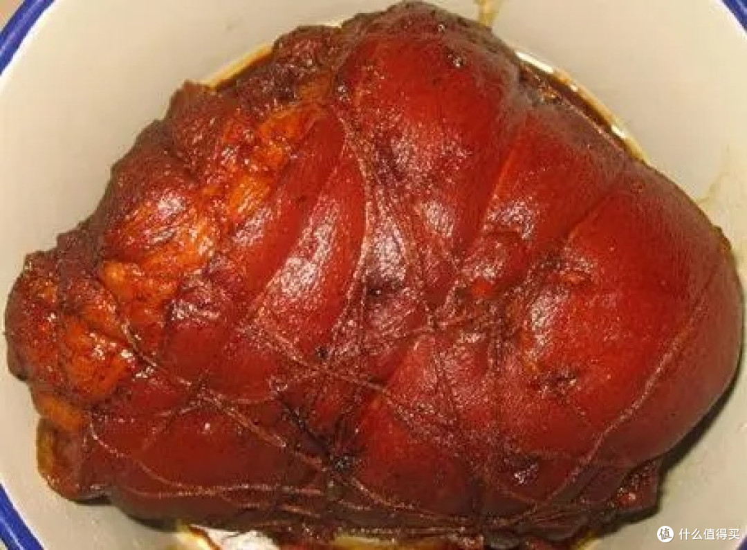 酱汁肘子：湘味浓醇，一席宴席的当家硬