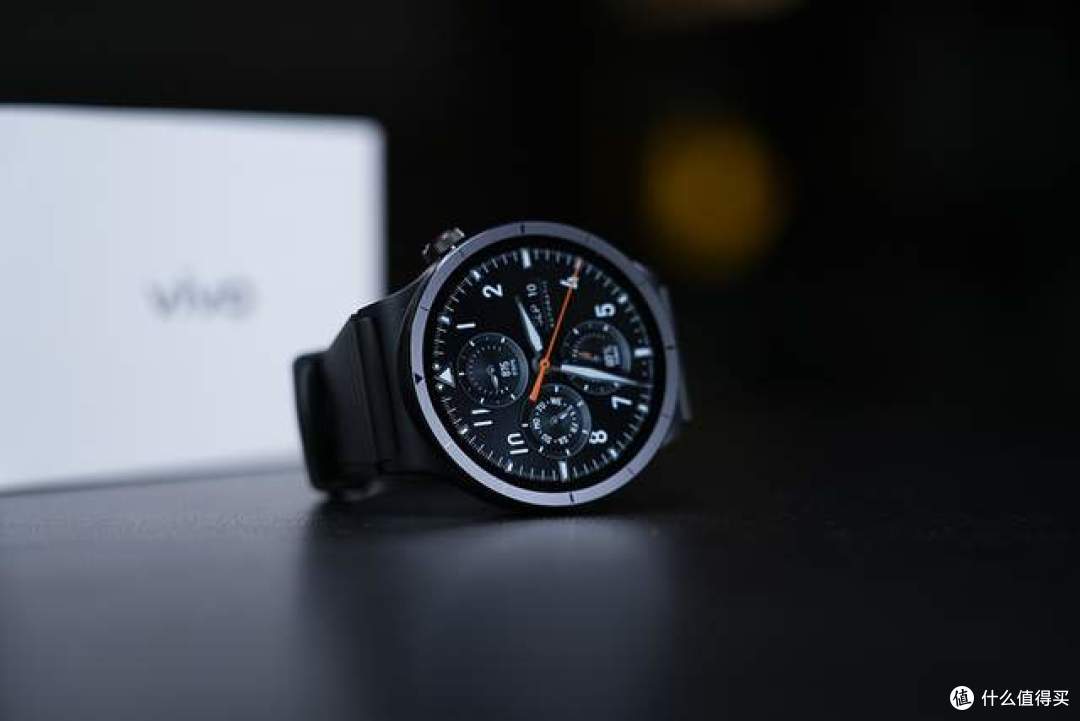 vivo WATCH 6:蓝宝石玻璃表镜、超轻薄表体