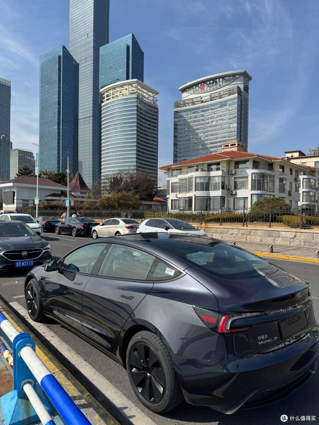 半个月降两次,Model Y却缩水7000变3000,这笔账销售不会帮你算