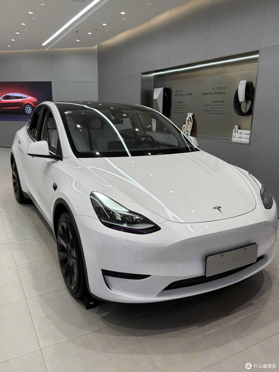 半个月降两次,Model Y却缩水7000变3000,这笔账销售不会帮你算