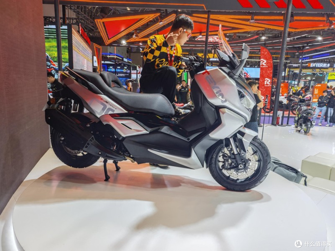 2026摩博会直击：天鹰TX450，六轴IMU满配电控，弯道踏板天花板