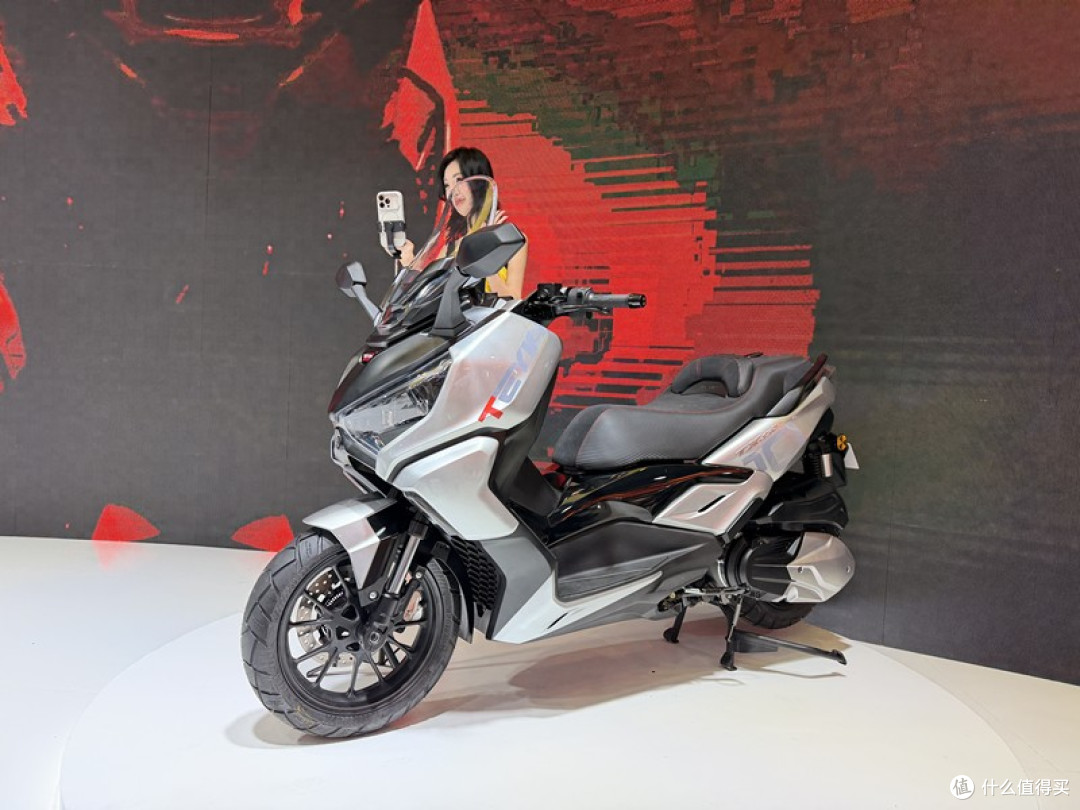2026摩博会直击：天鹰TX450，六轴IMU满配电控，弯道踏板天花板