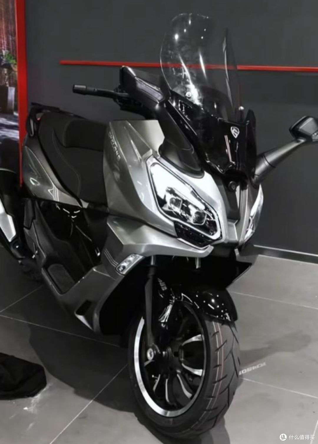 赛科龙RT450,三万级双缸休旅踏板要来了?