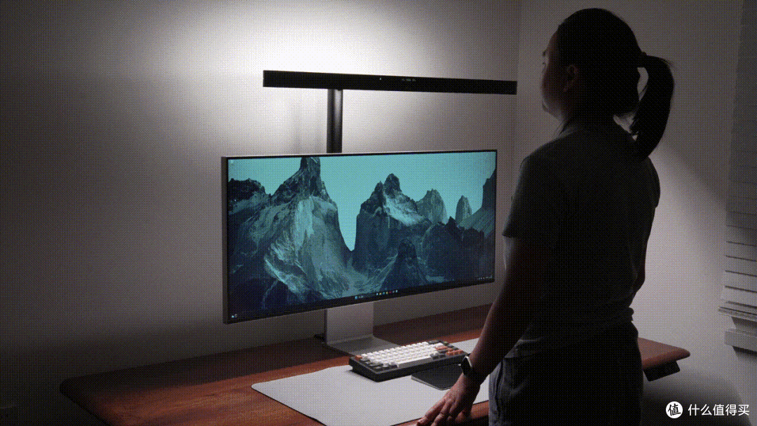 双屏用户不再凑活!明基 ScreenBar Max 首发评测