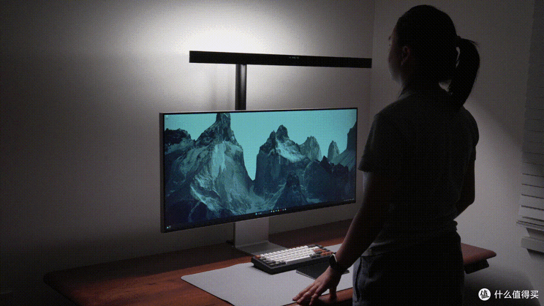 双屏用户不再凑活!明基 ScreenBar Max 首发评测