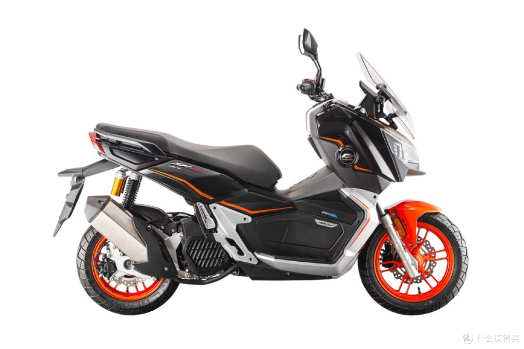 一万三的钱江鸿150ADV,跨界踏板能玩烂路吗?