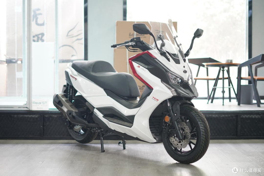 三万级的光阳赛艇S350,经典大踏板还值得选吗?