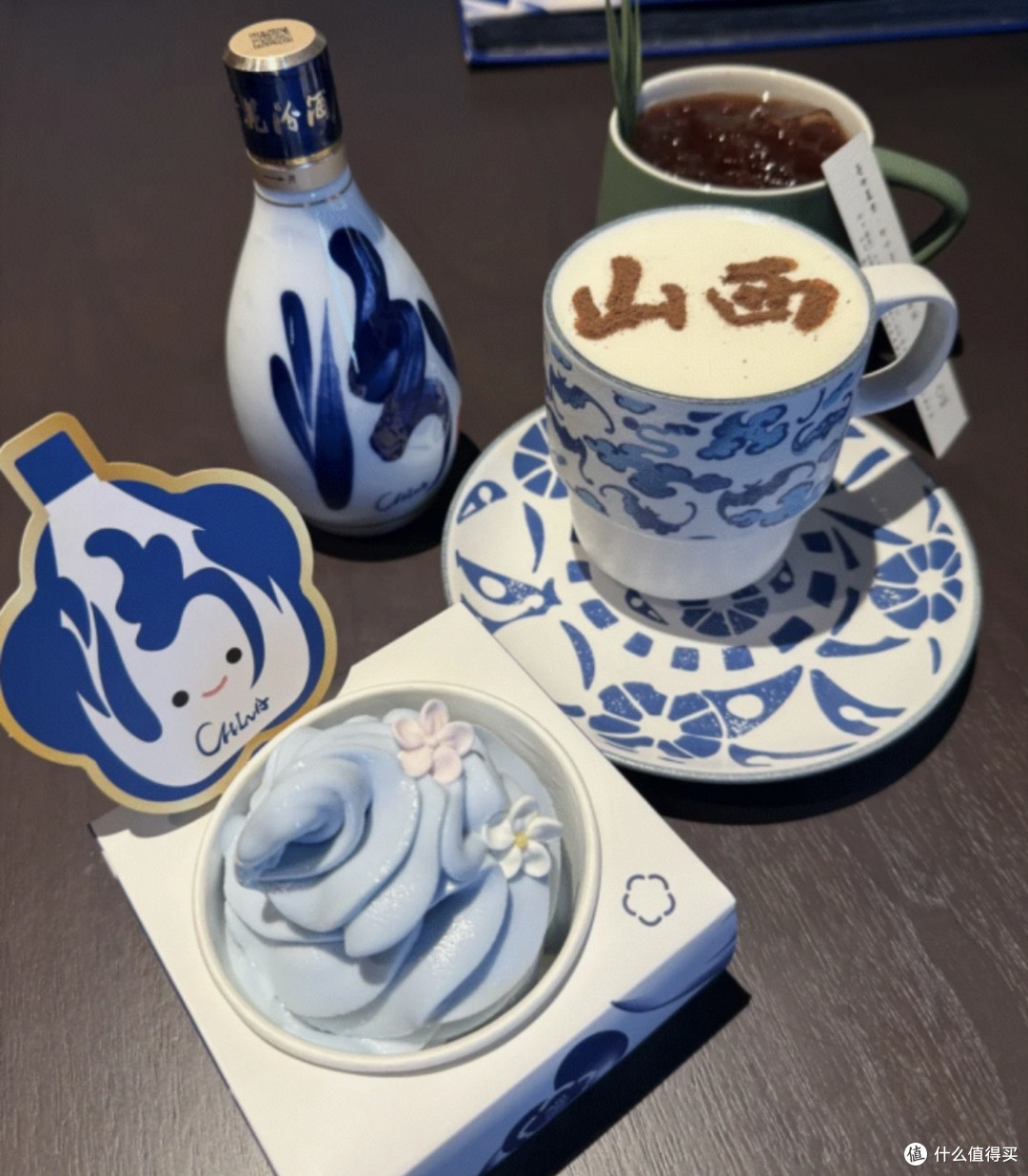 白酒年轻化这个赛道,茅台没走通的路,终究还是让汾酒先挤进去了