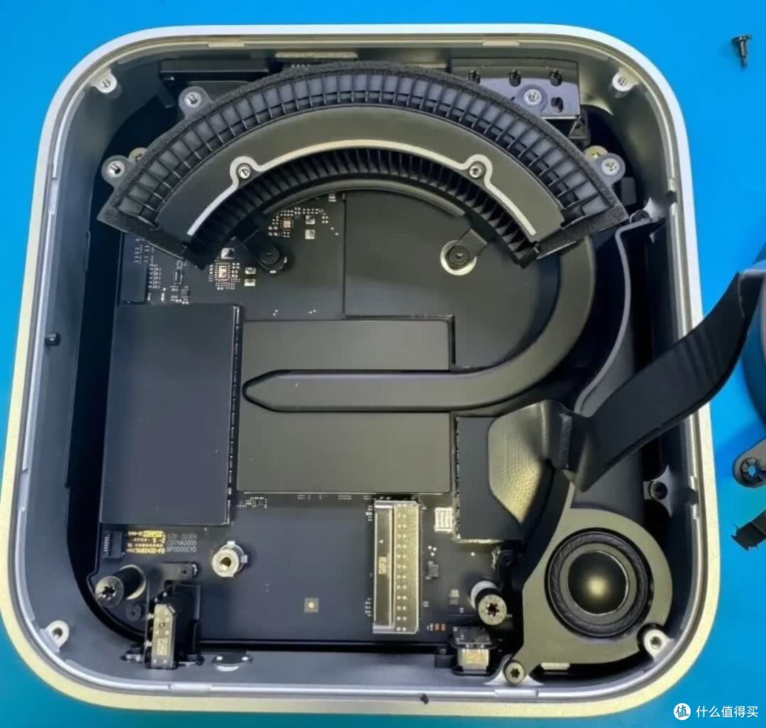 新 Mac mini M6 款巨变:硬盘变板载了!
