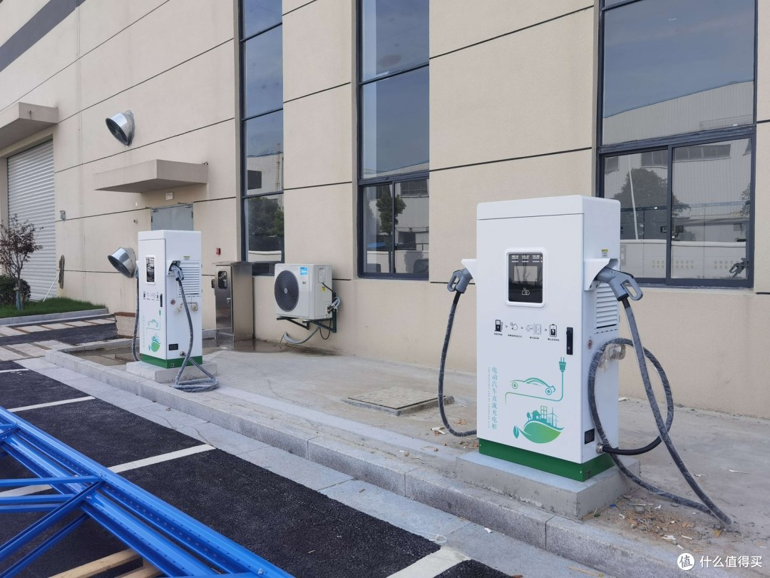 锂电池开征2%消费税、插混增程优惠明年退场:"该买什么车"?