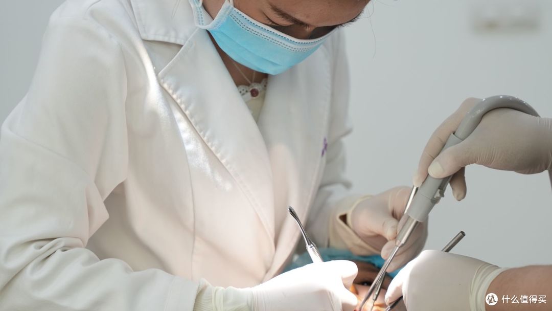 洁牙（龈上洁治术）是口腔科最基础的治疗操作之一