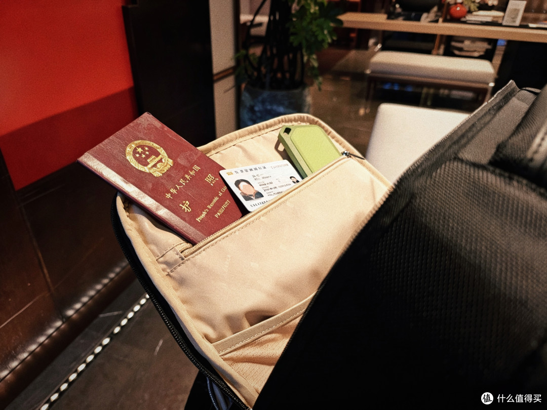 商旅全能搭档,巨能装不显臃肿|地平线8号探界者商务双肩包