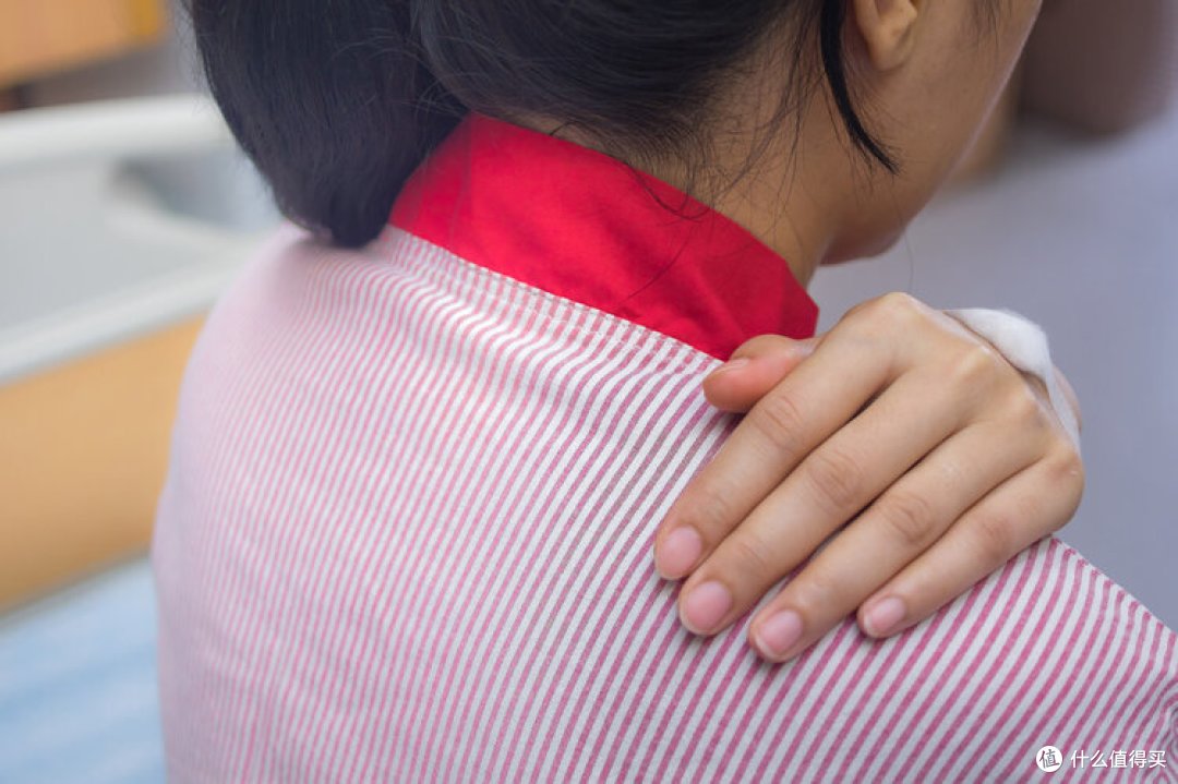 颈椎病颈肩酸痛用什么药好?外用膏药和口服药怎么选?