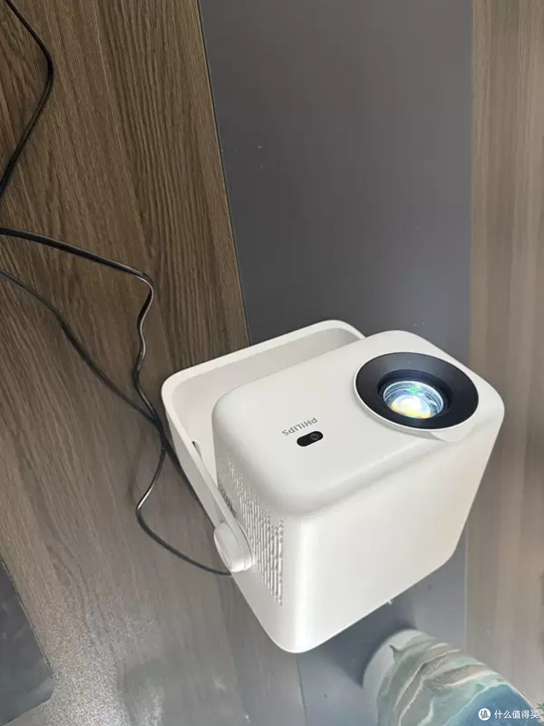 爱普生投影仪复古设计与专业视听配置解析