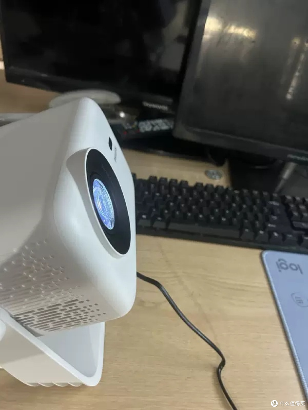 爱普生投影仪复古设计与专业视听配置解析