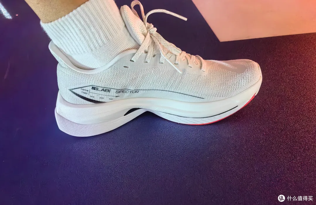 装备开箱 | SALOMON S/LAB SPECTUR,一双用碳板做稳定的鞋