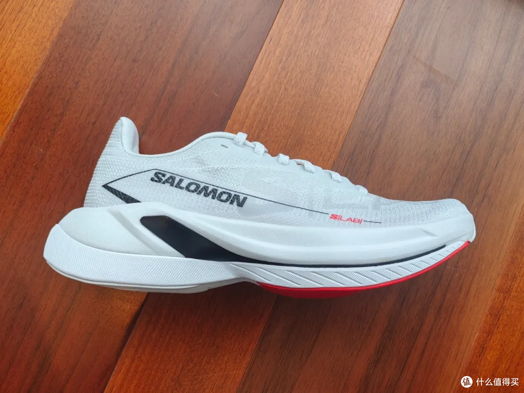 装备开箱 | SALOMON S/LAB SPECTUR,一双用碳板做稳定的鞋