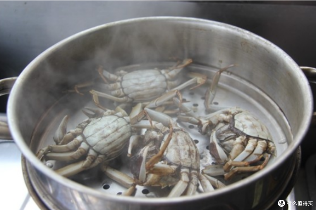 蒸螃蟹,是冷水上锅还是热水上锅?10个人9个错,难怪蟹黄流一地