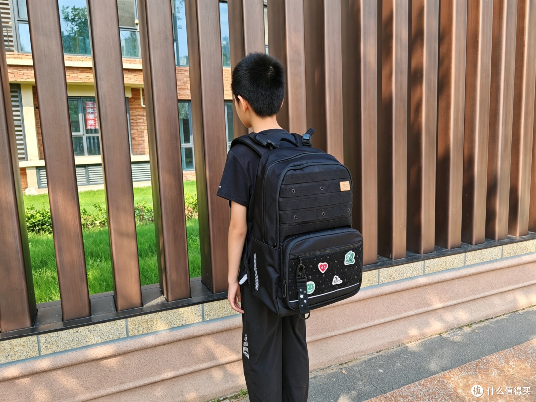 GMT for Kids护脊书包实测:轻便大容量减负,可DIY上学真实体验