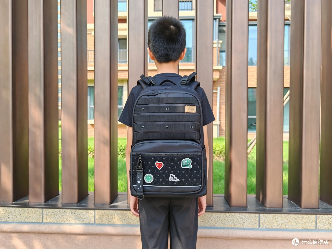 GMT for Kids护脊书包实测:轻便大容量减负,可DIY上学真实体验