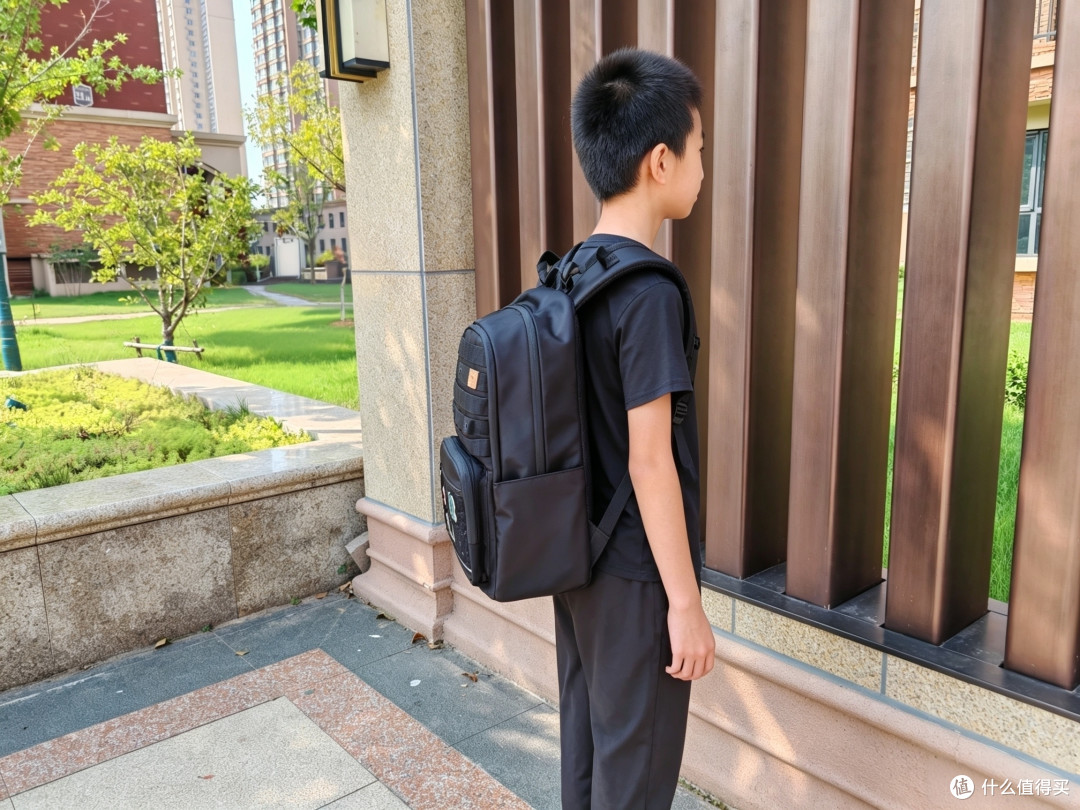 GMT for Kids护脊书包实测:轻便大容量减负,可DIY上学真实体验