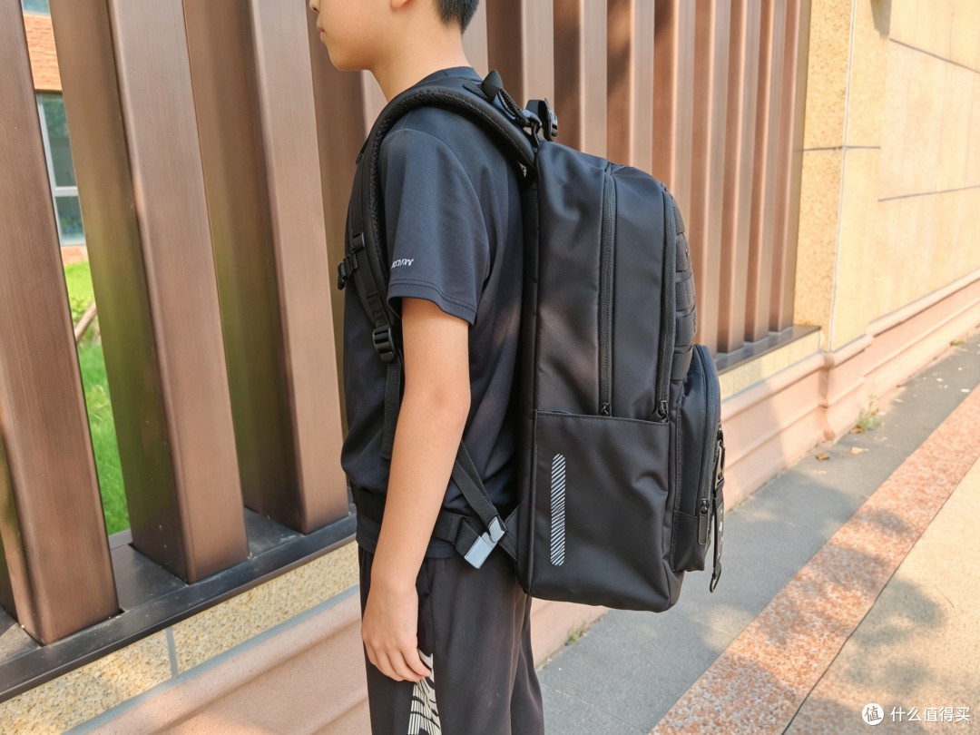 GMT for Kids护脊书包实测:轻便大容量减负,可DIY上学真实体验