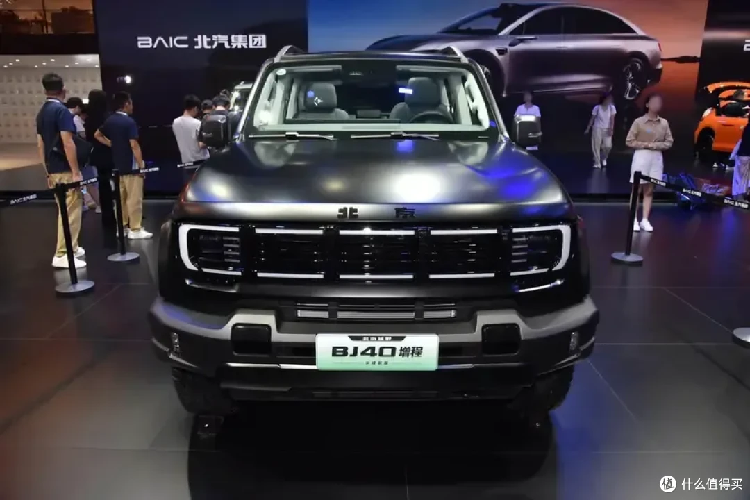 出厂即黑武士:BJ40增程黑曜版,卖的不是车,是“省心”