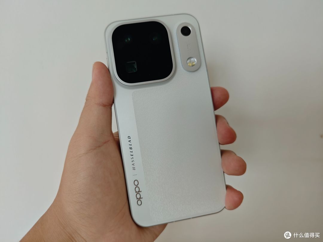 Find X10 Pro Max上手 7499带8折保值换新 依旧肉疼