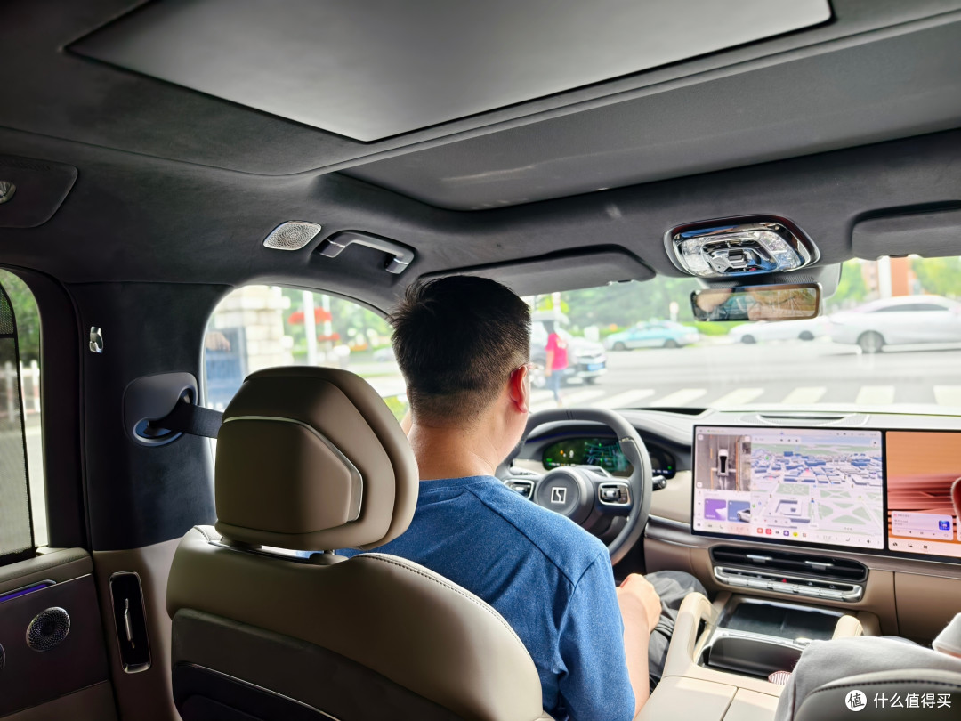 新车实探第12期:新公路之王极氪 8X,强悍性能难掩设计争议