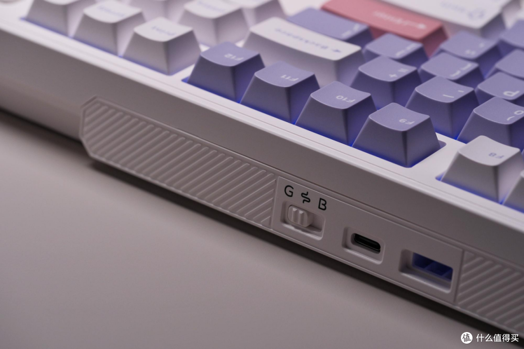 烟云紫静音红轴,GANSS GS3104TPro 这把键盘还挺适合放在办公位