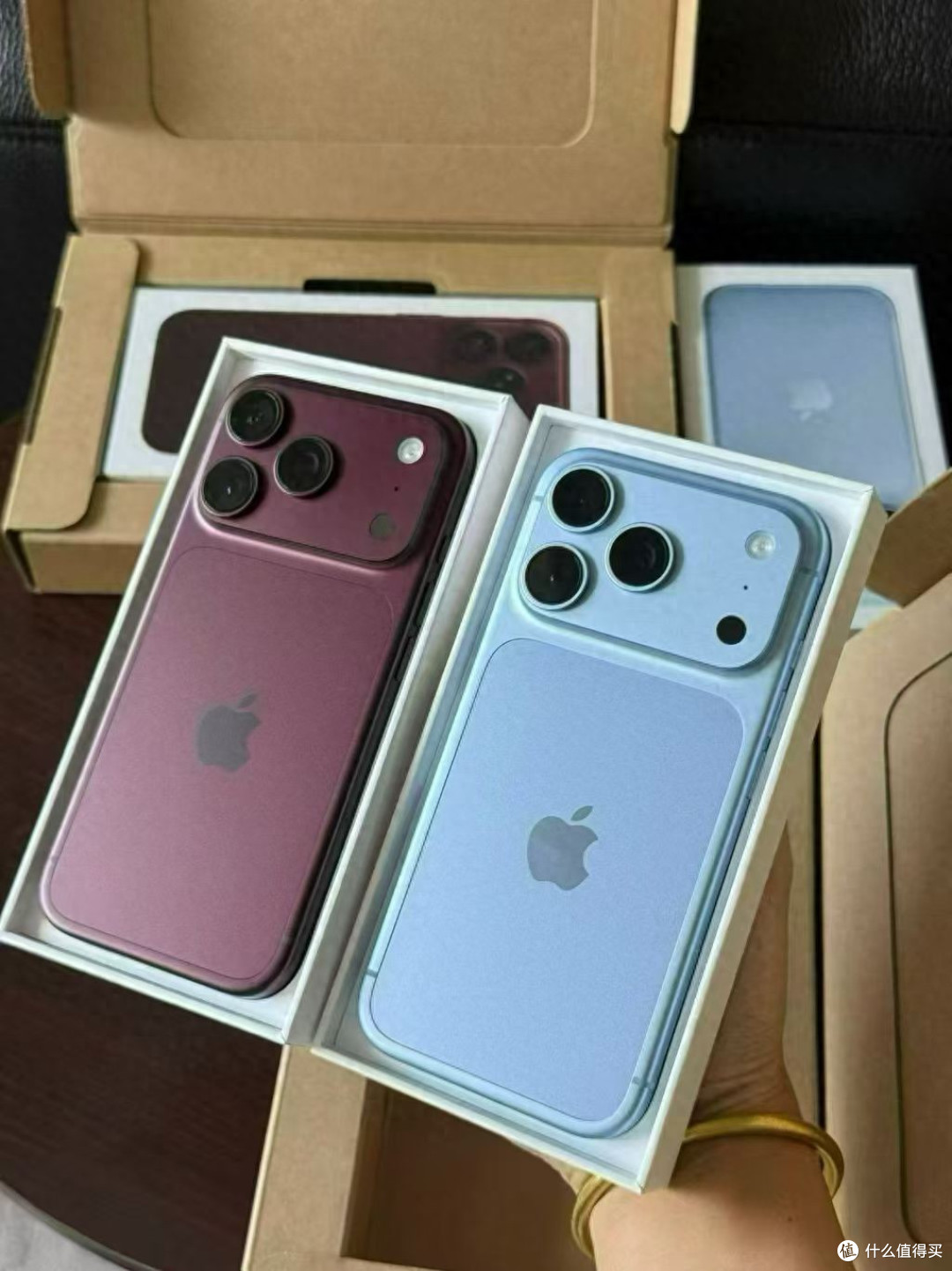 iPhone 18 Pro首摔上热搜,维修价目表曝光,网友:买得起修不起