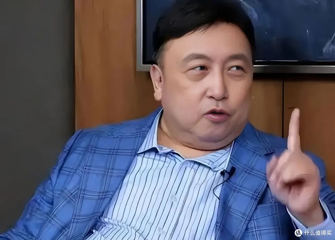 周星驰还在赌，王晶已经撤了：短剧这盘棋，两人下法不同，谁赢？