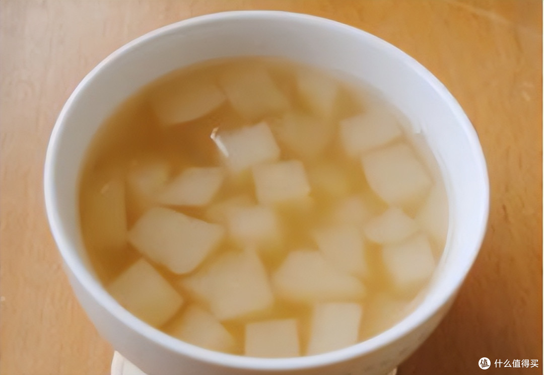 天天喝梨水润肺，结果越喝越咳？医生：非谁都能喝！喝错会伤脾胃