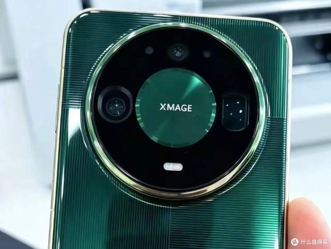 华为Mate90正面曝光!极窄四边框+三挖孔,这设计大家满意吗?