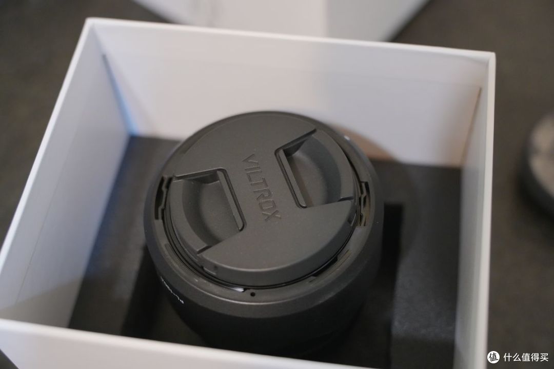 唯卓仕的包装风格和腾龙居然差不多