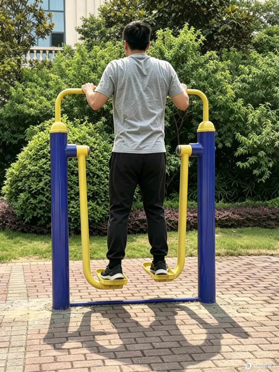 59岁陈小春被健身博主练到求饶!山鸡哥还是那个山鸡哥