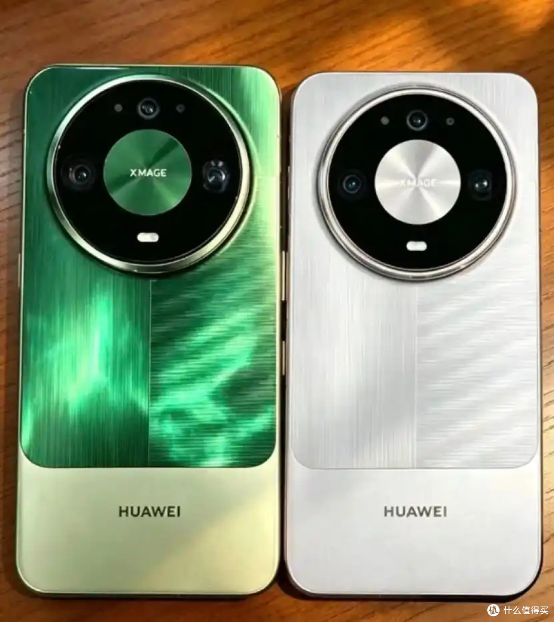 没白等!华为Mate90正面亮相,国庆档发布,外接相机太敢玩