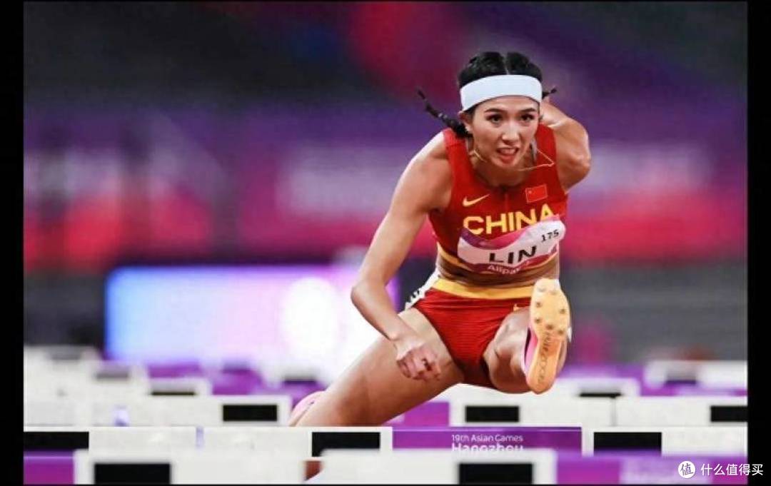 细品赛场!吴艳妮预赛跑出13秒18,收力背后藏着多重考量